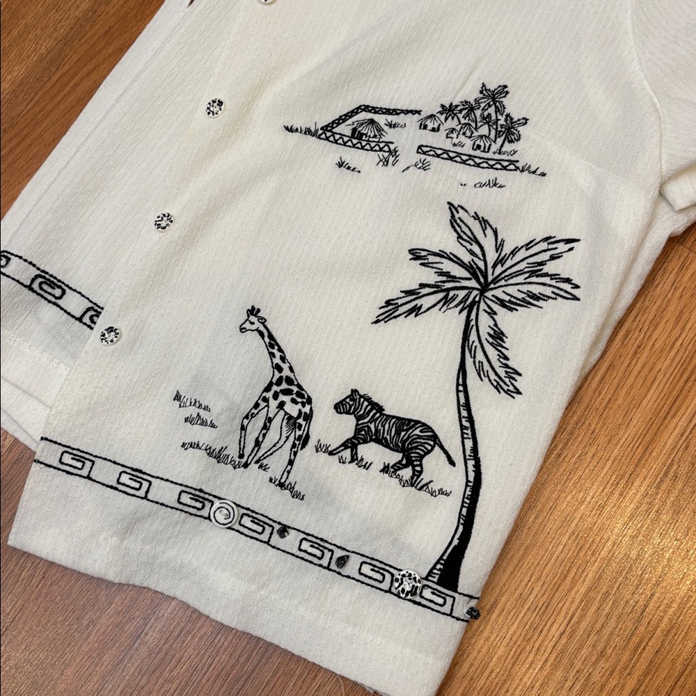 Vintage 1990’s Koret white and black tropical animal button-up top. Size 16W. - Picture 6 of 17
